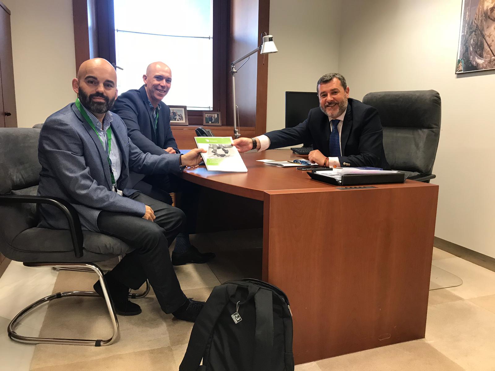 Andalucía Inclusiva Cocemfe se reúne con el presidente de la comisión parlamentaria de empleo