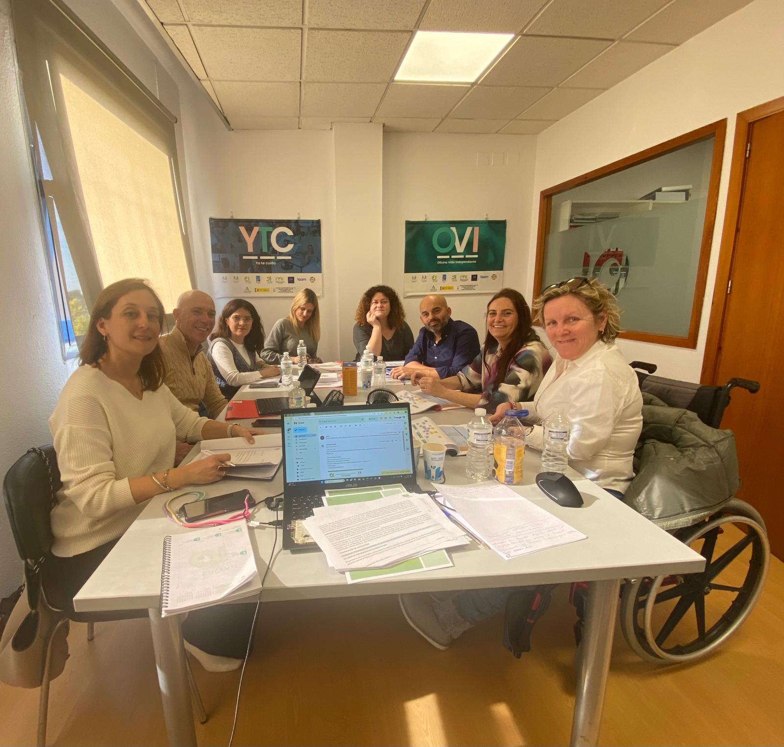 Reunión de la junta directiva en la sede de Andalucía Inclusiva.