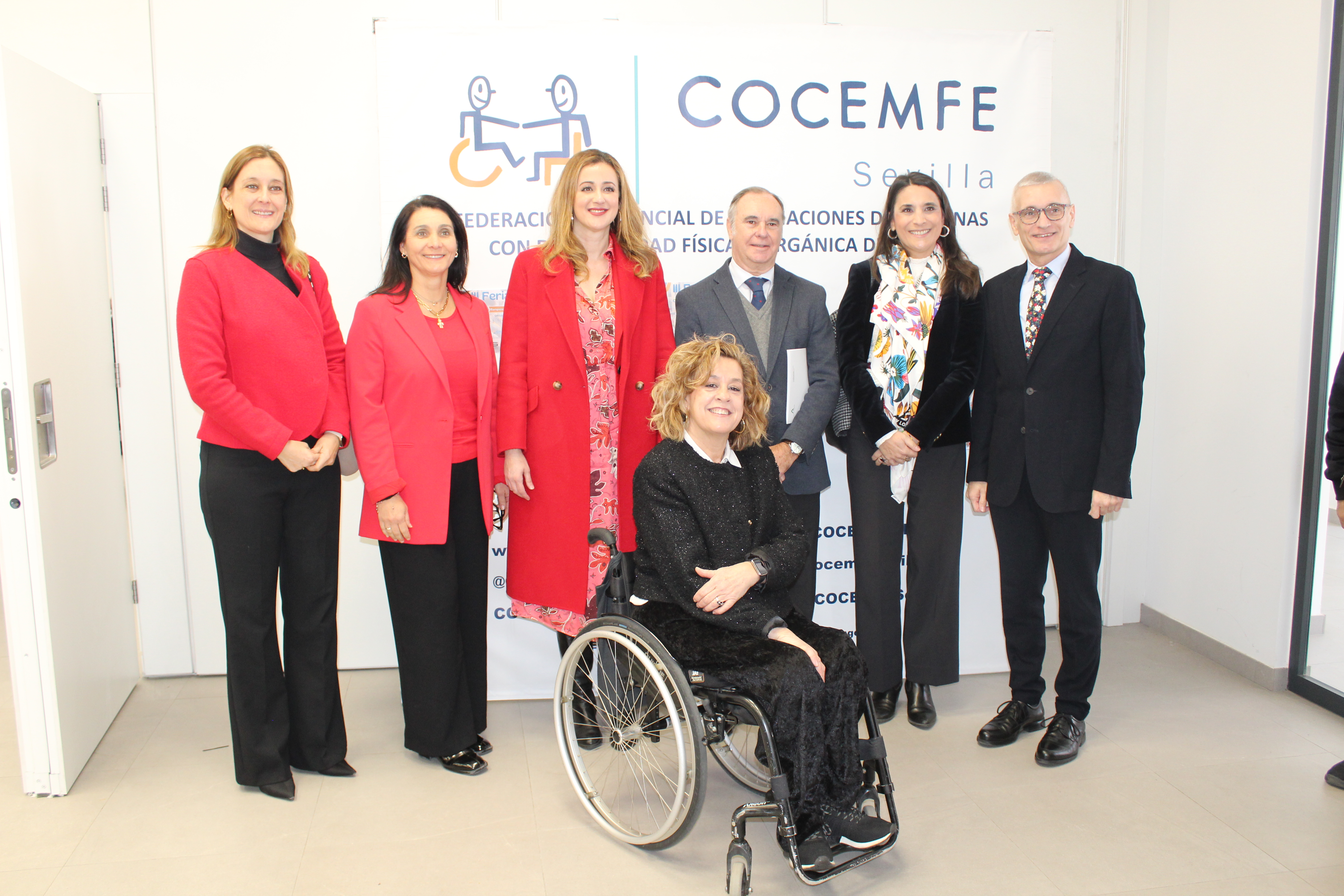 La III Feria de Empleo de COCEMFE Sevilla, punto de encuentro para más de 330 personas con 31 empresas y CEE en La Rinconada